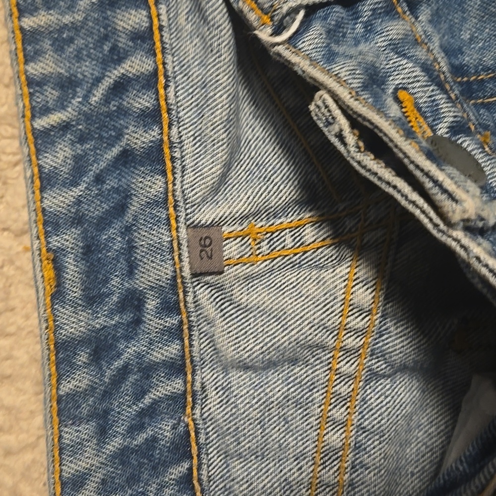 Ruffle hem denim mini skirt - Picture 3 of 3